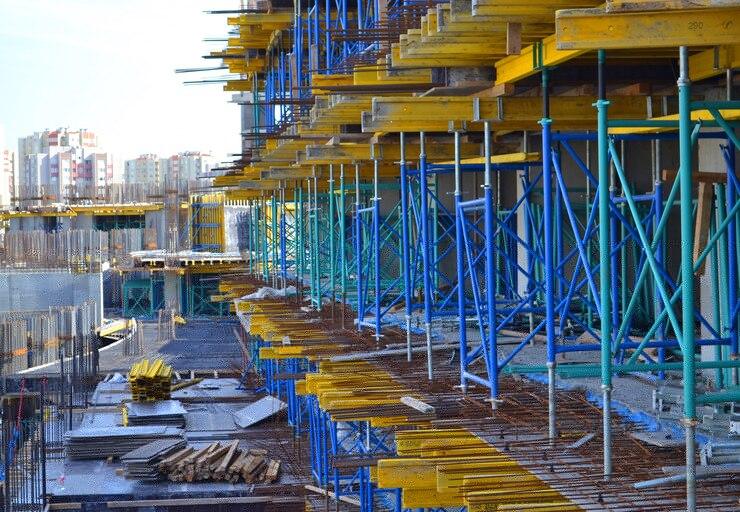 Montagem de Andaime Industrial: Tudo o que você precisa saber para garantir um ambiente de trabalho seguro e eficiente.