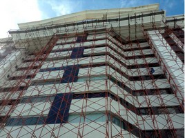 Piso metálico para andaime fachadeiro