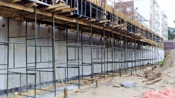 Locação de andaime metálico tubular tipo torre